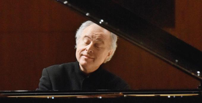 Andras Schiff In Recital