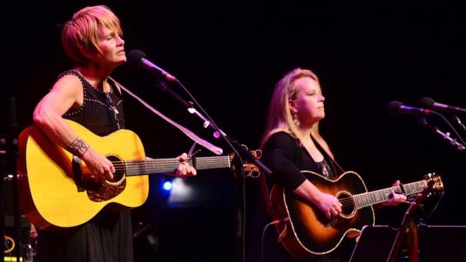 Mary Chapin Carpenter & Shawn Colvin